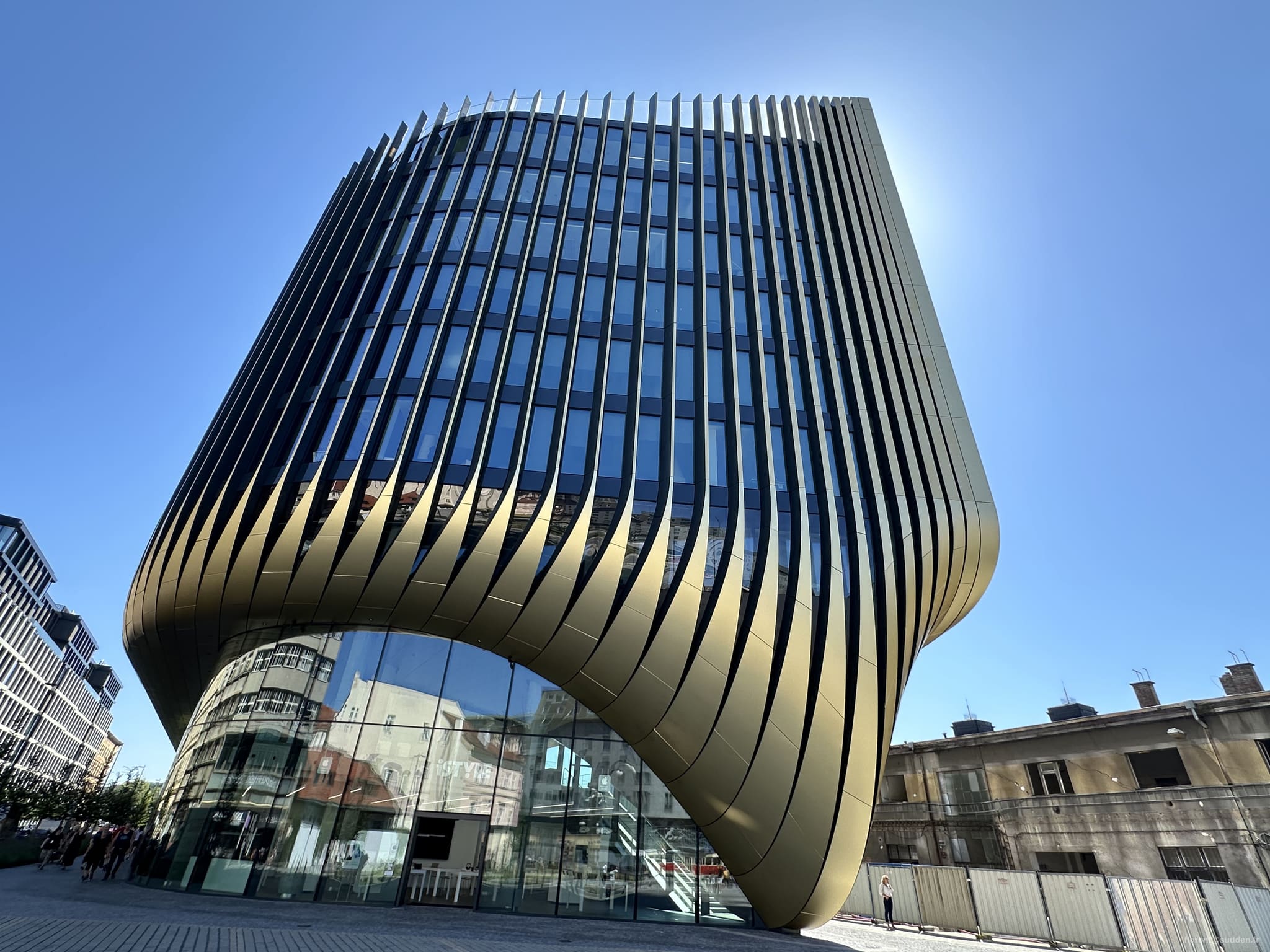 SUDDEN.FR — Editorial, Travel & Cityguides